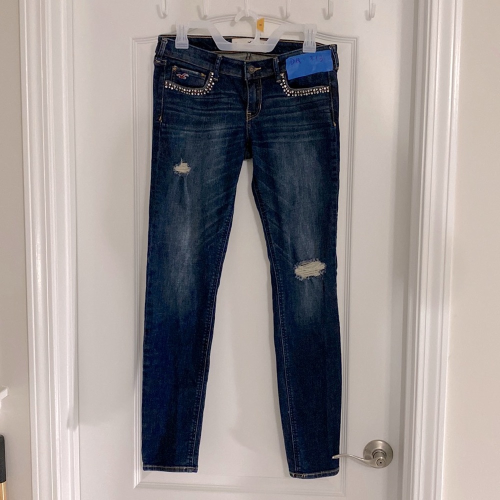 Hollister California size 28 good condition ripped dark wash jean legging